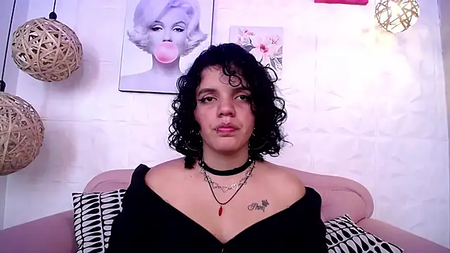 HoneyVelvet online show from January 2025 06:28:02 PM