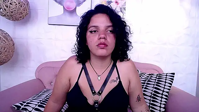 HoneyVelvet online show from February 2025 06:56:01 PM