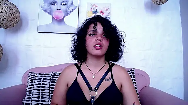 HoneyVelvet online show from February 2025 07:28:01 PM