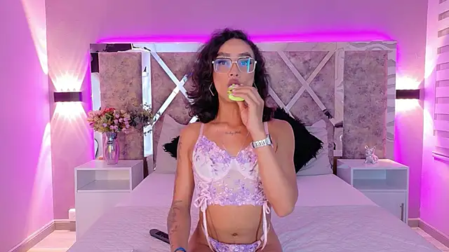 AliDiaz  online show from September 2025 10:05:02 PM