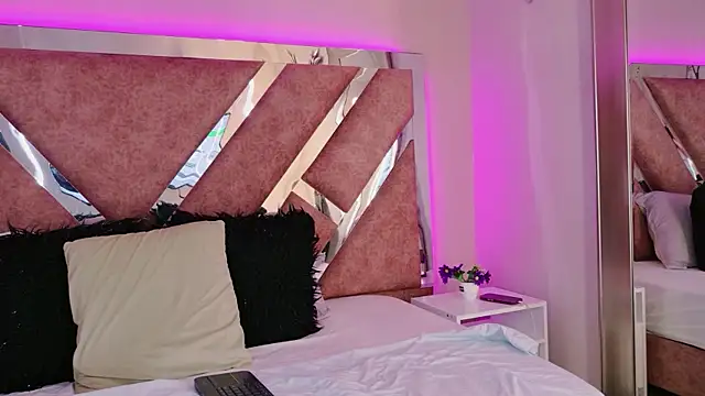 AliDiaz  online show from April 2026 07:20:01 PM