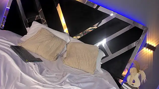 AliDiaz  online show from March 2025 02:10:02 AM