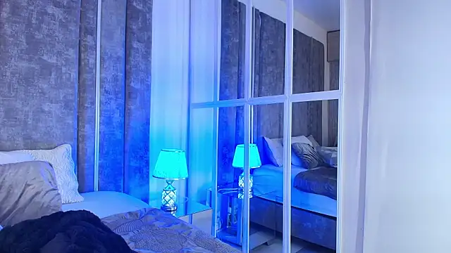 AliDiaz  online show from April 2026 06:43:01 PM