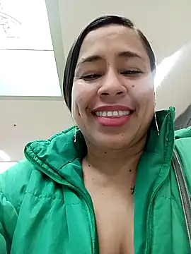 Snapshot of kamila_lovee chatting on November 2025 07:39:01 PM kamila lovee online show from November 2025 07:39:01 PM