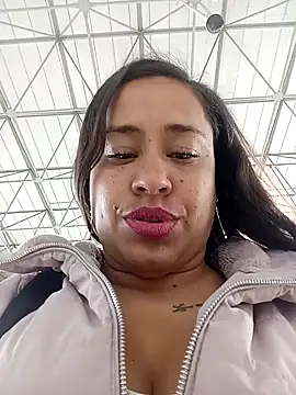 Snapshot of kamila_lovee chatting on September 2025 03:23:02 PM kamila lovee online show from September 2025 03:23:02 PM