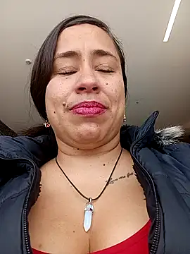 Snapshot of kamila_lovee chatting on October 2025 03:48:01 PM kamila lovee online show from October 2025 03:48:01 PM