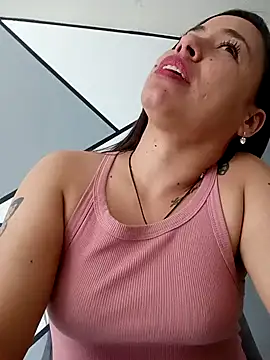 Snapshot of kamila_lovee chatting on October 2025 06:52:02 PM kamila lovee online show from October 2025 06:52:02 PM