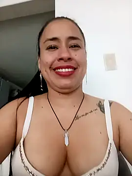 Snapshot of kamila_lovee chatting on October 2025 08:32:02 PM kamila lovee online show from October 2025 08:32:02 PM