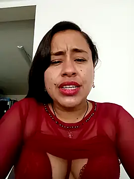 Snapshot of kamila_lovee chatting on October 2025 07:33:01 PM kamila lovee online show from October 2025 07:33:01 PM