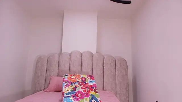 sharlott miller online show from December 2025 11:53:02 AM