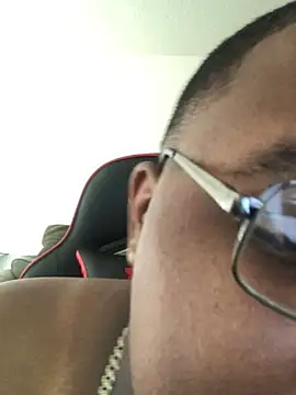 Snapshot of tiptrx chatting on January 2025 10:01:01 PM tiptrx online show from January 2025 10:01:01 PM