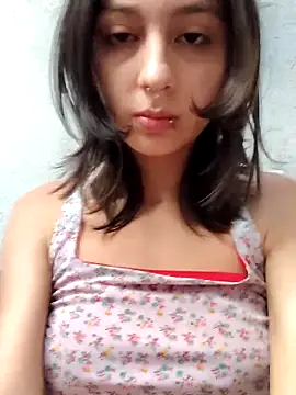 Maiden-Hot online show from December 2025 06:51:02 PM