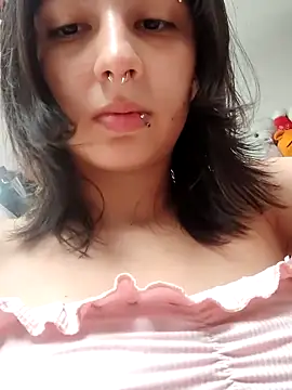 Maiden-Hot online show from November 2025 07:36:02 PM