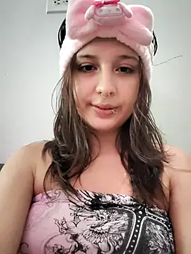 Snapshot of Maiden-Hot chatting on June 2026 10:51:01 PM Maiden-Hot online show from June 2026 10:51:01 PM