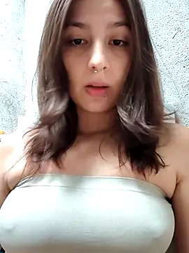 Maiden-Hot online show from April 2026 09:17:01 PM