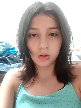 Maiden-Hot online show from December 2025 07:51:02 PM