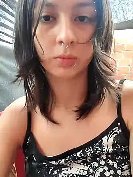 Maiden-Hot online show from November 2025 07:57:01 PM