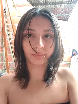 Maiden-Hot online show from October 2025 07:37:01 PM