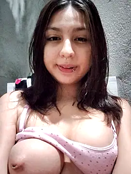 Snapshot of Maiden-Hot chatting on June 2026 06:25:02 AM Maiden-Hot online show from June 2026 06:25:02 AM
