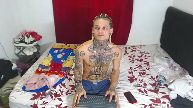 Snapshot of hot_man05 chatting on February 2025 12:38:02 PM hot man05 online show from February 2025 12:38:02 PM