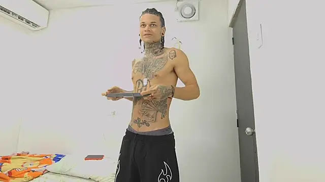 hot man05 online show from May 2026 04:07:01 AM
