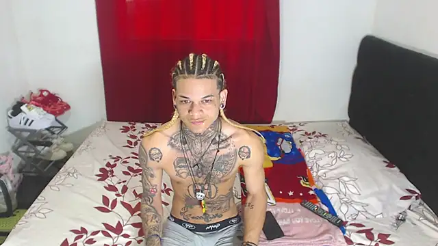 Snapshot of hot_man05 chatting on February 2025 04:22:01 PM hot man05 online show from February 2025 04:22:01 PM
