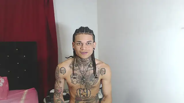 Snapshot of hot_man05 chatting on March 2025 01:53:02 AM hot man05 online show from March 2025 01:53:02 AM