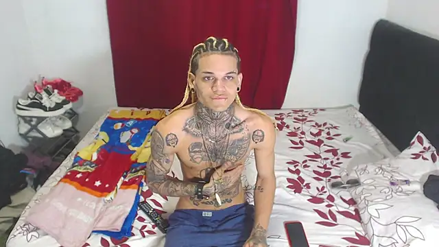 Snapshot of hot_man05 chatting on February 2025 03:23:02 AM hot man05 online show from February 2025 03:23:02 AM