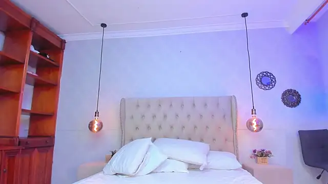 amanda29 online show from October 2025 07:14:01 PM