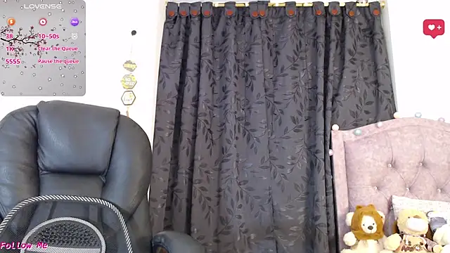 ellajonz online show from November 2025 01:42:02 AM