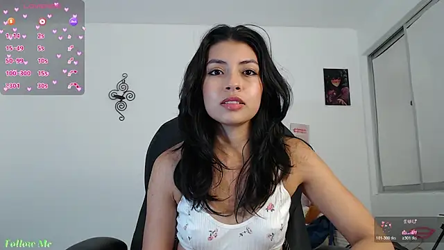 Snapshot of ellajonz chatting on June 2026 04:13:01 AM ellajonz online show from June 2026 04:13:01 AM