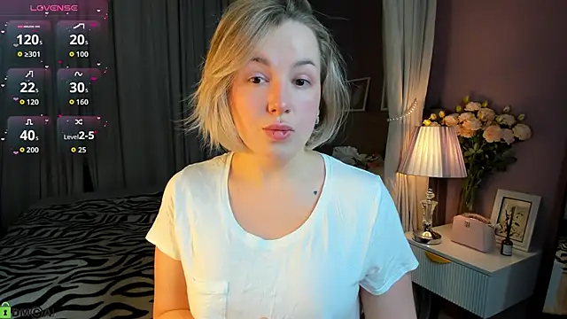 Nikki Kai online show from October 2025 01:07:01 AM