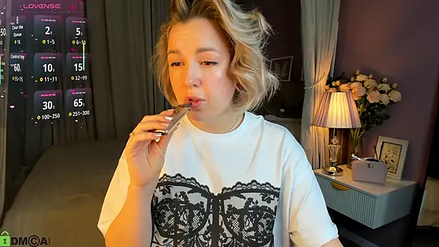 Snapshot of Nikki_Kai chatting on October 2025 12:54:02 AM Nikki Kai online show from October 2025 12:54:02 AM