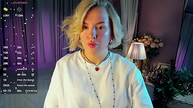 Snapshot of Nikki_Kai chatting on December 2025 01:00:01 AM Nikki Kai online show from December 2025 01:00:01 AM