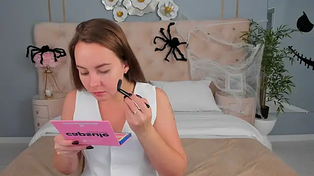 JaniceCollins online show from October 2025 02:45:01 AM