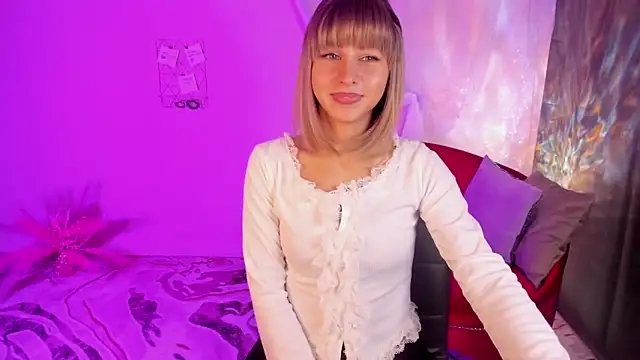 CharmBianca online show from November 2025 12:16:01 PM