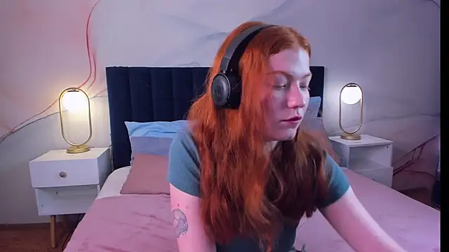 SophieOuld online show from October 2025 03:08:01 AM