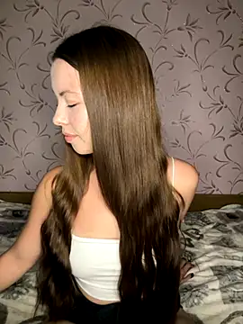 Arielle Swan online show from October 2025 02:21:02 PM