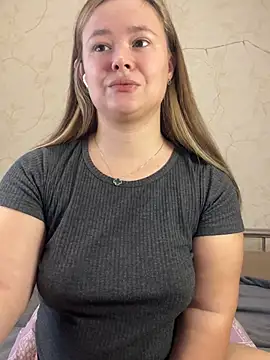 Snapshot of CaramelleSugar chatting on January 2025 09:01:02 AM CaramelleSugar online show from January 2025 09:01:02 AM