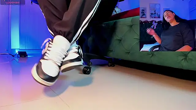 aleya bliss online show from December 2025 03:19:02 AM