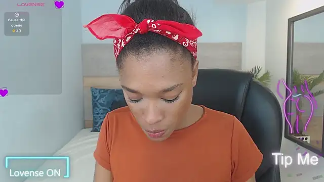 Snapshot of brendathompson_ chatting on October 2025 02:11:02 AM brendathompson online show from October 2025 02:11:02 AM
