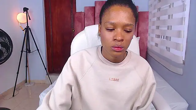 Snapshot of brendathompson_ chatting on March 2025 12:28:01 PM brendathompson online show from March 2025 12:28:01 PM