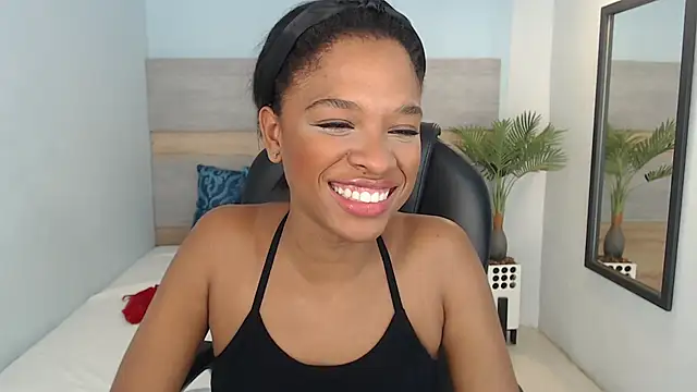 Snapshot of brendathompson_ chatting on October 2025 02:12:01 AM brendathompson online show from October 2025 02:12:01 AM