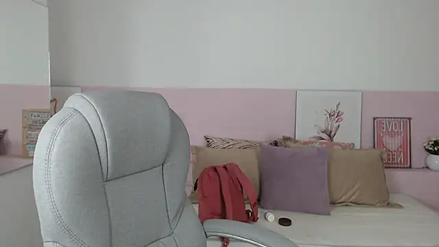 Snapshot of brendathompson_ chatting on February 2025 12:33:01 PM brendathompson online show from February 2025 12:33:01 PM