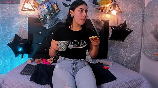 Snapshot of emberhodson chatting on October 2025 11:56:01 AM emberhodson online show from October 2025 11:56:01 AM