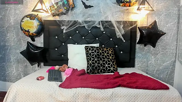 Snapshot of emberhodson chatting on October 2025 10:25:02 AM emberhodson online show from October 2025 10:25:02 AM