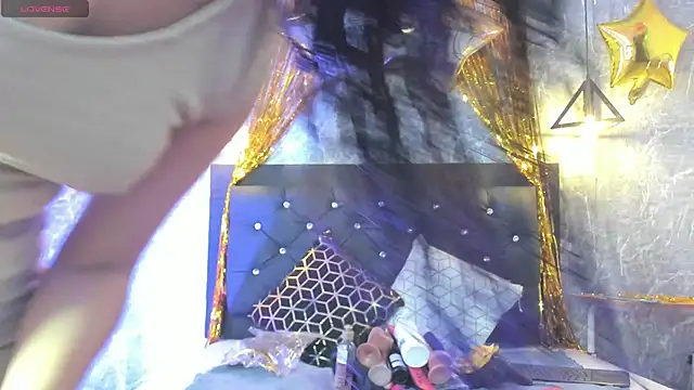 Snapshot of emberhodson chatting on October 2025 11:33:01 AM emberhodson online show from October 2025 11:33:01 AM