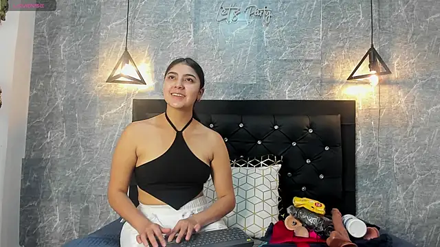 Snapshot of emberhodson chatting on October 2025 11:55:01 AM emberhodson online show from October 2025 11:55:01 AM