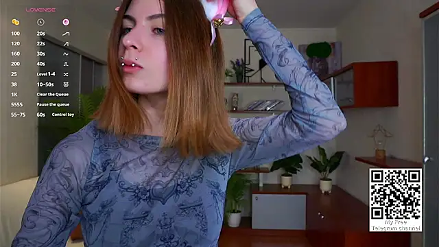 ErlinaBuoy online show from November 2025 06:06:01 AM