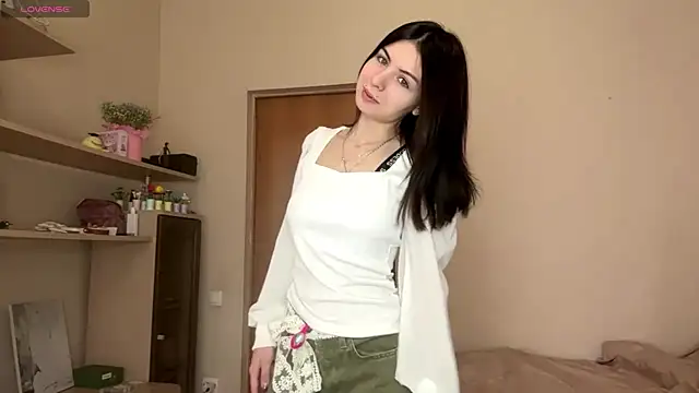Snapshot of ErlinaBuoy chatting on April 2026 06:20:01 AM ErlinaBuoy online show from April 2026 06:20:01 AM